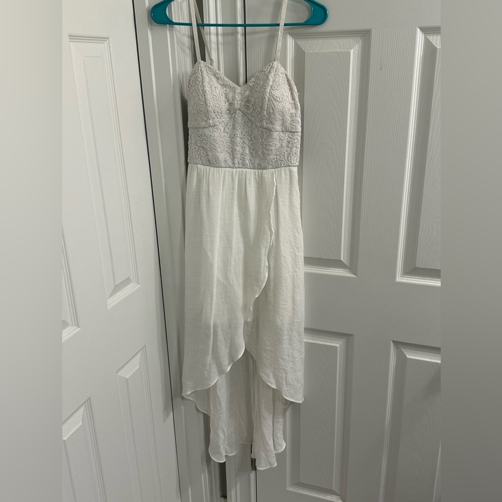 white dress lace top and trailing back